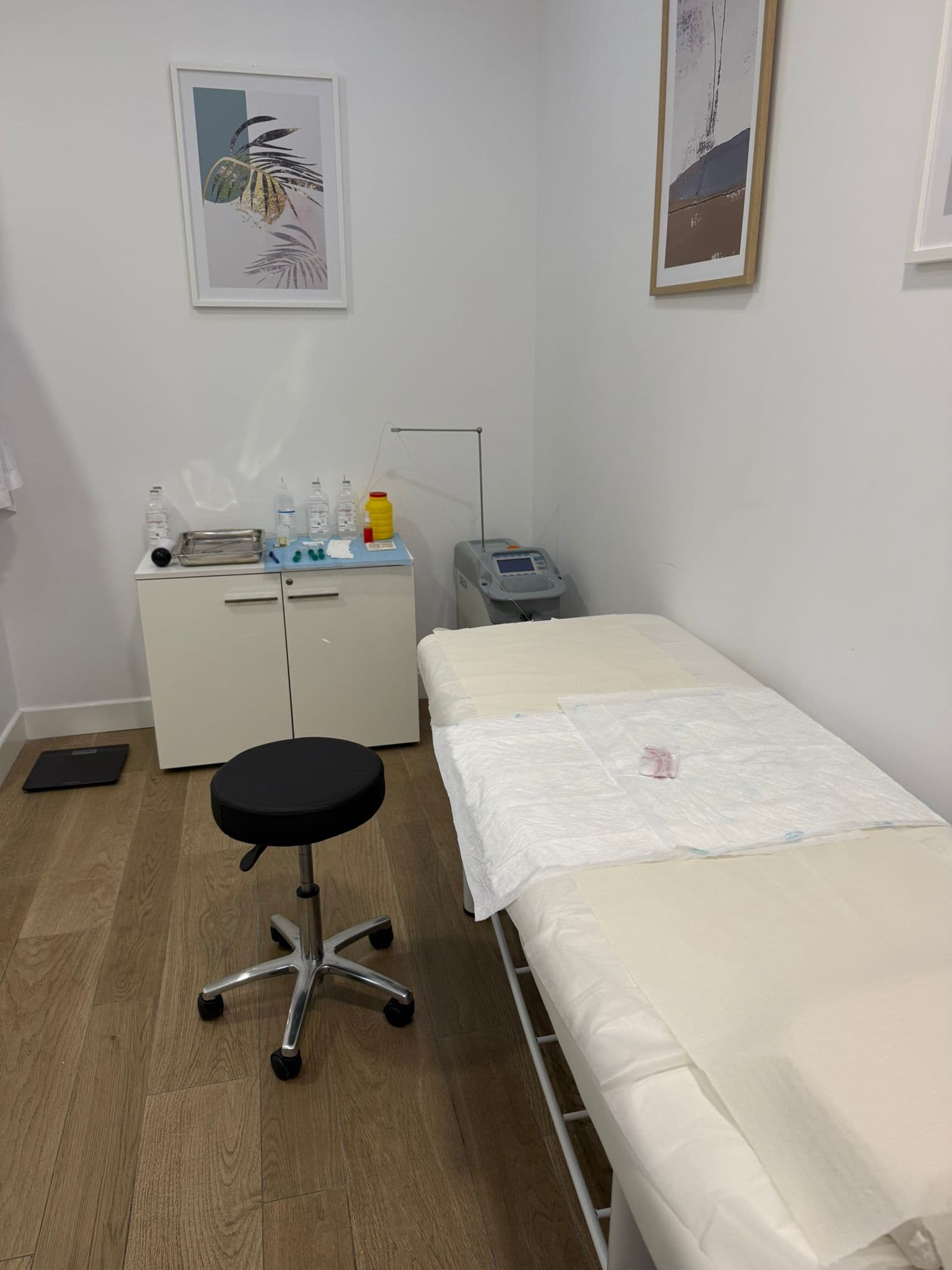 Sala de tratamiento Smartlipo · equipo DEKA